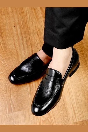 MUTAQINOTI Men Black Solid Formal Loafers