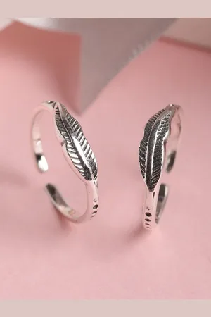 CLARA Set Of 2 92.5 Sterling Silver Leaf-Charm Toe Rings