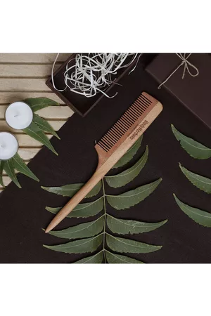 BodyHerbals Brown Dressing Comb, Tail Comb Handle