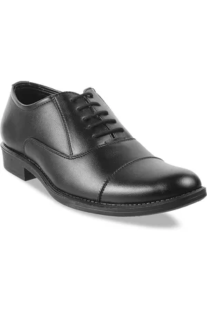 Metro Men Black Solid Formal Oxfords