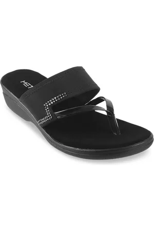 Metro Women Black Solid Sandals