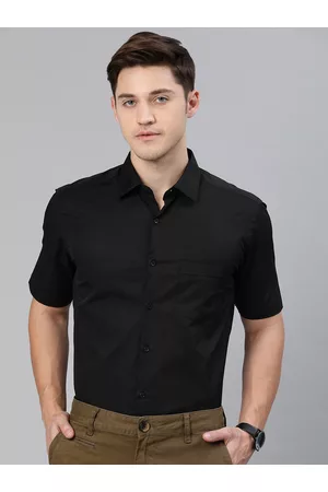IVOC Men Black Comfort Fit Solid Smart Formal Shirt