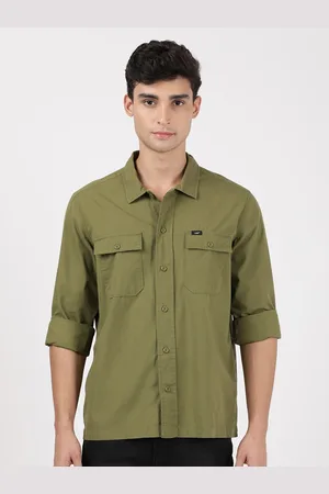 Lee Men Green Solid Comfort Fit Casual Shirt