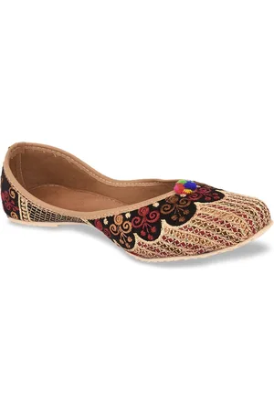 DESI COLOUR Women Beige Ethnic Mojaris Flats
