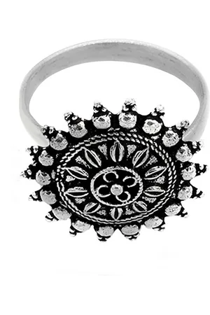 TEEJH Women Oxidised Silver-Plated Black Finger Ring