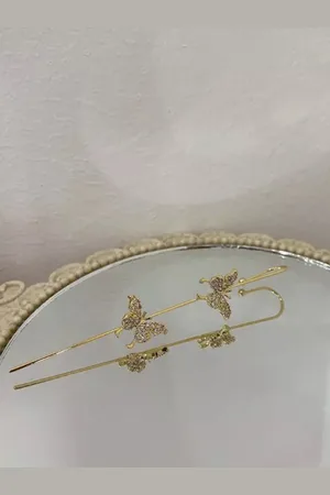 Vembley Woman Gold-Toned Studed Butterfly Ear Cuff