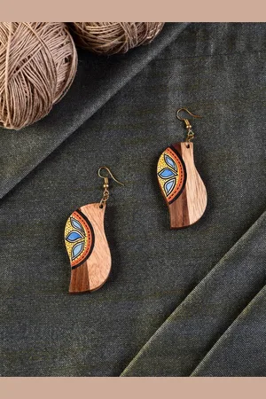 Aakriti Art Creations Beige Contemporary Drop Earrings