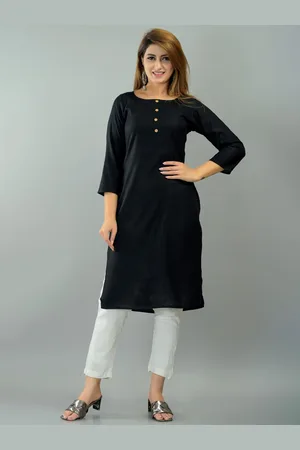 IQRAAR Women Black Flared Sleeves Thread Work Kurta