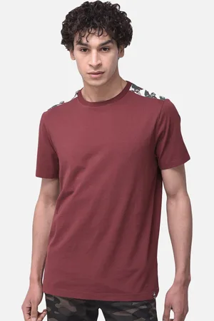 Woodland Men Maroon Mandarin Collar T-shirt