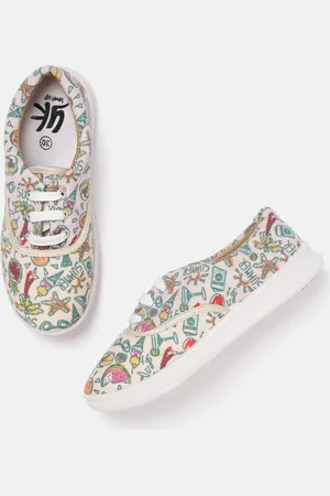 YK Girls Beige & Green Printed Sneakers