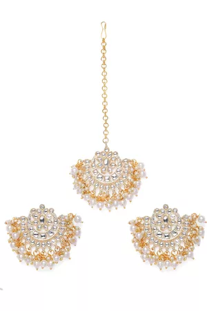 Zaveri Pearls Gold Toned Kundan & Pearls Jewellery Set