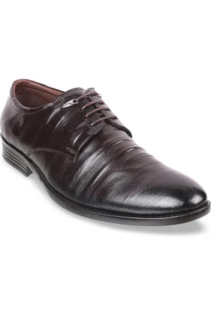 Metro Men Brown Solid Formal Derbys