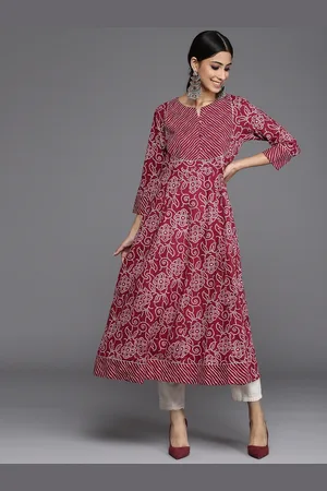Varanga Women Maroon & White Bandhani Printed Gotta Patti Cotton Kurta