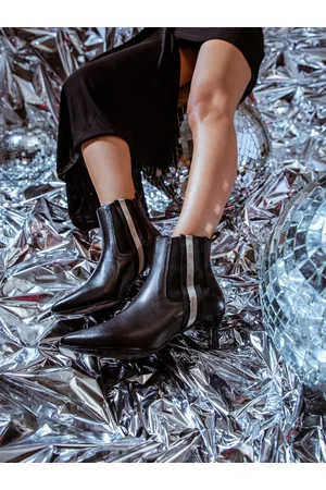 SAINT G. Women Black Solid Leather Winter Boots