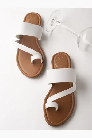 Shoetopia Girls White Colourblocked One Toe Flats