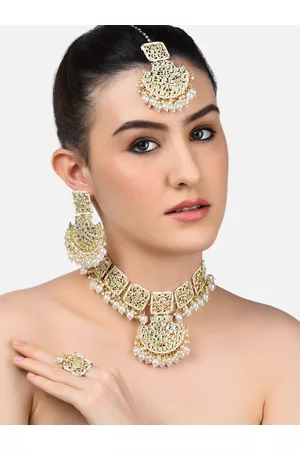 Zaveri Pearls White Gold-Plated Kundan Studded Wedding Jewellery Set