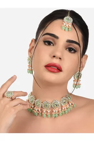 Zaveri Pearls Women Peach & Green Gold-Plated Kundan Choker Jewellery Set