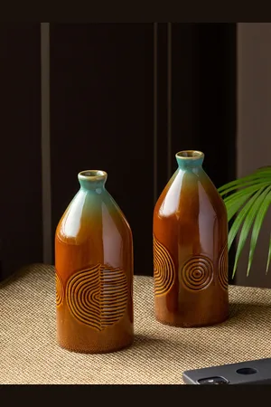 ExclusiveLane Set Of 2 Peacock Boulevard Hand-Engraved Ceramic Vases