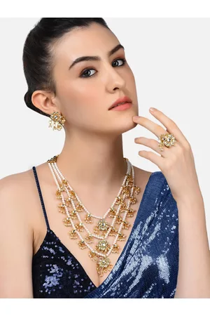 Zaveri Pearls Gold-Plated & White Kundan-Studded & Pearl Beaded Jewellery Set