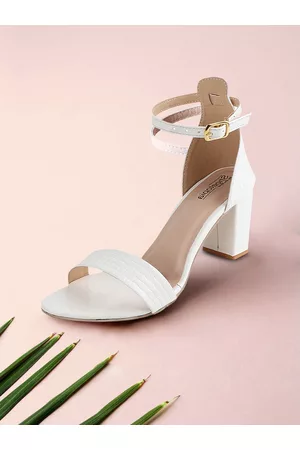 Shoetopia Women White Woven Design Sandals