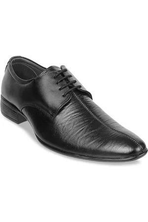 Metro Men Black Solid Leather Formal Derbys