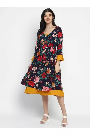 DEEBACO Women Black & Red Floral Printed Midi Dress