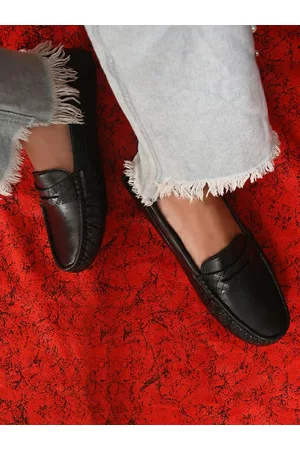 HERE&NOW Women Black Textured Lightweight Loafers