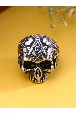 Yellow Chimes Men Silver-Toned & Black Stainless Steel Skull Finger Ring