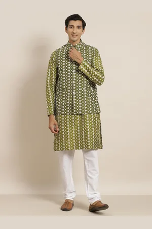 SOJANYA Men Green Floral Embroidered Thread Work Kurta Set & Jacket