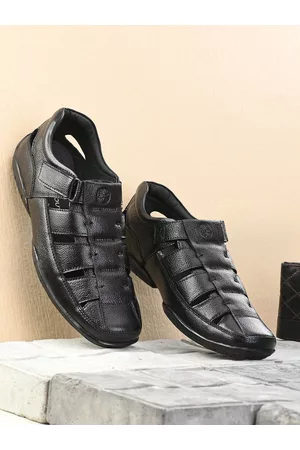 UNDERROUTE Men Black Leather Shoe-Style Velcro Sandals