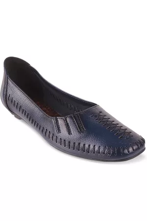 Catwalk Women Navy Blue Textured Leather Loafers