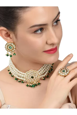 Zaveri Pearls Gold-Plated Green & White Kundan-Studded & Pearl Beaded Jewellery Set