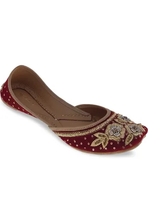 Fulkari Women Maroon Ethnic Mojaris Flats