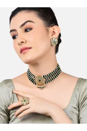 Zaveri Pearls Green & White-Toned & Gold-Plated Kundan-Studded Multistrand Jewellery Set