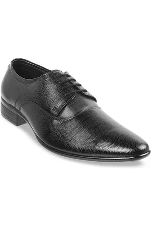 Metro Men Black Textured Leather Formal Derbys
