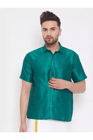Vastramay Men Green Standard Regular Fit Solid Casual Shirt