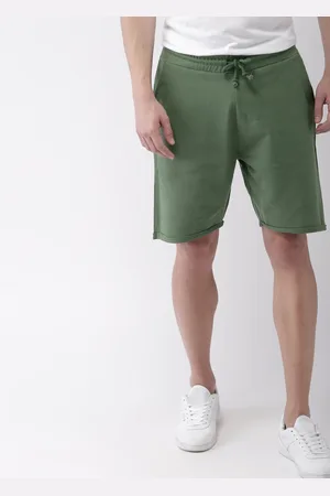 Mast & Harbour Men Green Solid Regular Fit Regular Shorts