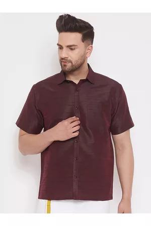 Vastramay Men Burgundy Regular Fit Solid Casual Shirt