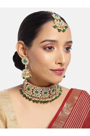 Asmitta Jewellery Women 18K Gold-Toned Kundan Beaded Necklace Set with Maang Tika