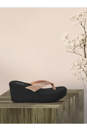 Shop Latest Range Of Metro Sandals Online At Best Deals