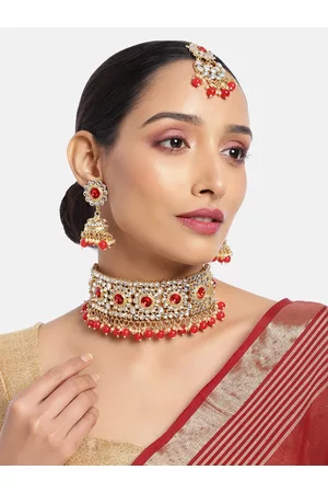 Asmitta Jewellery Women 18K Gold-Toned & Coral Kundan Beaded Necklace Set with Maang Tika