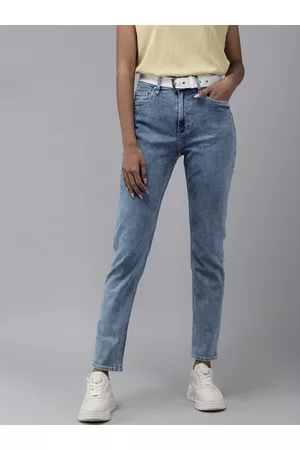 Roadster Women Blue Dropped Yoke Slim Fit Clean Look Mid-Rise Jeans With A Belt