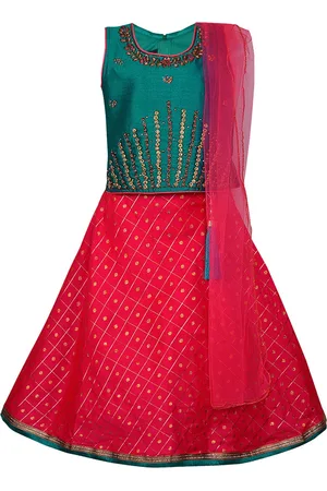 Wish Karo Girls Green & Pink Embellished Ready to Wear Lehenga & Blouse with Dupatta