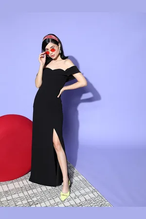Berrylush Women Classy Black Solid Elevated Gown