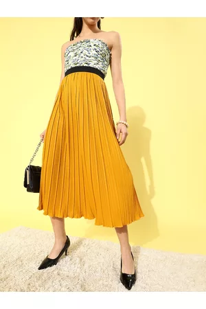 KASSUALLY Women Stylish Mustard Solid Accordion Pleated Form Skirt