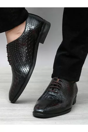 San Frissco Men Maroon Textured Formal Derbys