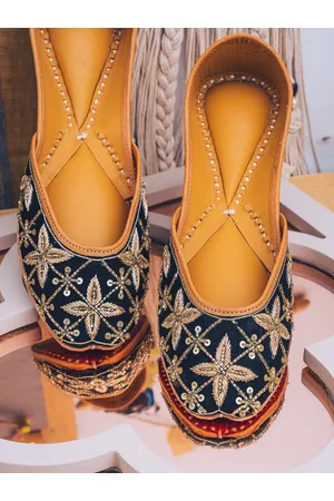 Nidhi Rathi Women Black Hand Embroidered Mojaris Flats