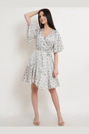 DODO & MOA Women White & blue blush Floral Printed Satin Wrap Dress
