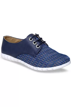 VALIOSAA Women Blue Woven Design Derbys