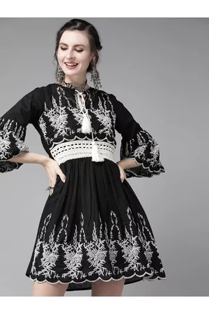 Ishin Women Black Pure Cotton Embroidered A-Line Dress